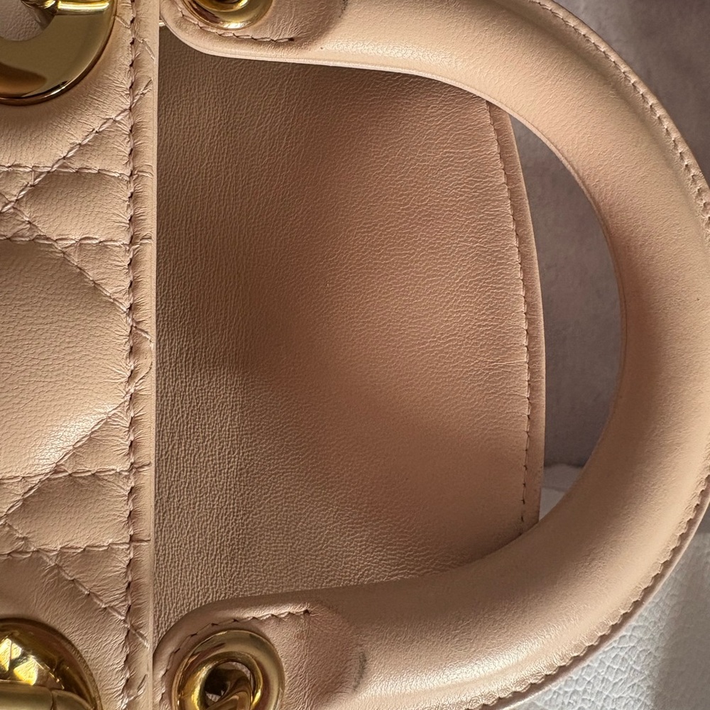 Small Lady Dior My ABC Dior Bag
Pale Pink Cannage Lambskin - Picture 6 of 16